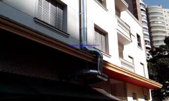 Imagem 4: Prédio Comercial 750m², 09 banheiros; Possui 2 andares: piso térreo: 02 lojas; 1º e 2º pis