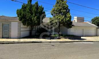 Imagem 1: Casa em bairro tradicional da cidade, Vila Suíça - Casa pode ser destinada a casa de repo