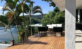 Imagem: 3 dormitórios, 3 suíte, 5 banheiro, 8