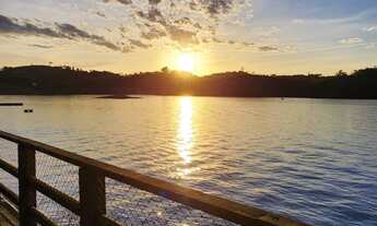 Imagem 4: LINDA CHÁCARA A BEIRA DA REPRESA DE IGARATÁ (PÉ NA AGUA) COM PORTEIRA FECHADA , NO CONDOMÍ