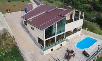 Imagem 7: LINDA CHÁCARA A BEIRA DA REPRESA ( PÉ NA AGUA) , NO CONDOMINIO PORTAL DE IGARATA EM IGARA