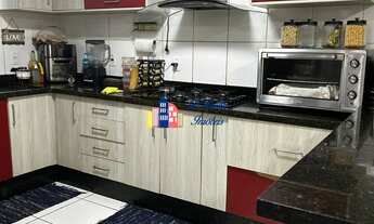 Imagem 2: Excelente Casa com 03 Dormitórios, localização privilegiada, próximo à Castelo Branco e ao