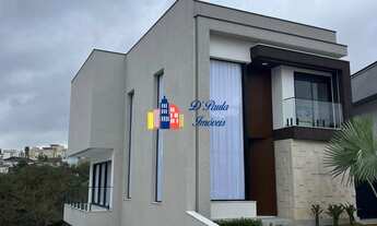 Imagem: Casa Semi Mobiliada com 4 Dormitórios sendo