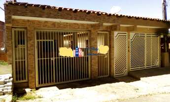 Imagem: LINDA CASA NO JARDIM DAS OLIVEIRAS