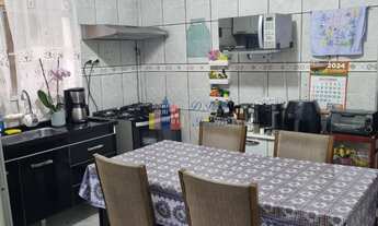 Imagem 7: Sobrado Residencial com 4 dormitórios sendo uma suíte com 2 vagas, 220m², À Venda por R$ 7