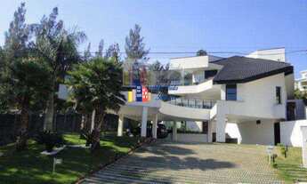 Imagem: Casa com 4 suítes e 11 banheiros no Residencial