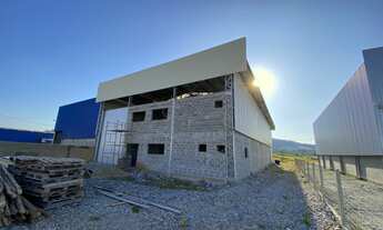 Imagem: Galpão em Araquari, próximo a BR-101 e