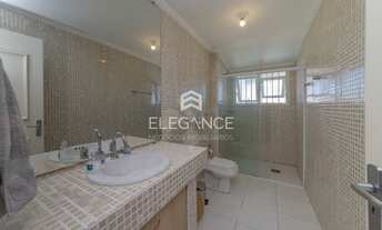 Imagem 7: Elegance Imóveis vende casa desocupada 4 dormitórios suíte lareira quintal piscina. 3 vaga