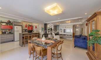 Imagem 3: Elegance Imóveis vende casa desocupada 4 dormitórios suíte lareira quintal piscina. 3 vaga