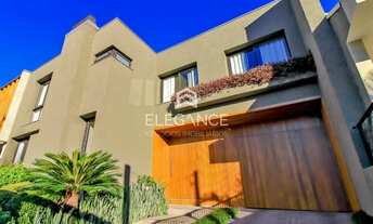 Imagem 2: Elegance imóveis vende casa de cinema, 400m, 3 dormitórios, 3 suítes, churrasqueira, pisci