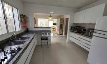 Imagem 7: Elegance imóveis vende casa 148m privativos, 3 dormitórios, 3 suítes, pátio com piscina, 4