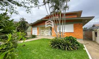 Imagem 2: Elegance Imóveis vende ótima casa com 350 m2 privativos 3 dormitórios suíte, terreno 20 X