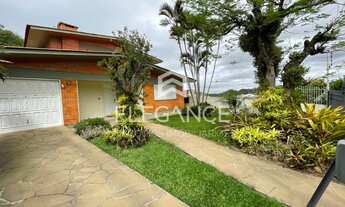 Imagem 1: Elegance Imóveis vende ótima casa com 350 m2 privativos 3 dormitórios suíte, terreno 20 X