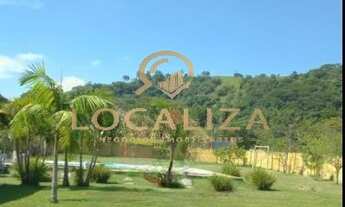 Imagem 2: Excelente chácara com piscina / MOBILIADA / salão de jogos / 05 dormitórios com 2 suítes