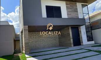 Imagem 1: Sobrado NOVO no Residencial Mantiqueira / 4 quartos sendo 3 suítes com closet / Piscina