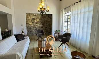 Imagem 3: Casa à Venda no Coração do Jardim Esplanada II - Sobrado de Luxo com 4 Quartos, 2 Suítes e