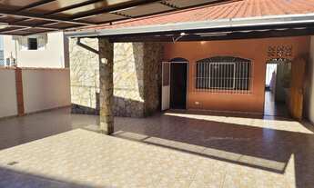 Imagem 2: Casa à venda em Jacareí-SP no Jardim Terras de São João: 4 quartos, 3 suítes, 2 salas, 5 b