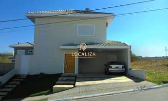 Imagem 1: Sobrado no Residencial Mantiqueira / 3 dormitórios sendo 1 suíte com closet / 252m² de ter