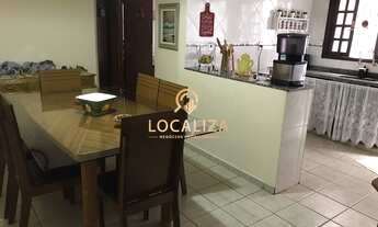 Imagem 2: Casa com Edícula / Jardim Portugal / 05 Dormitórios /01 suíte / m² / São José dos Campos