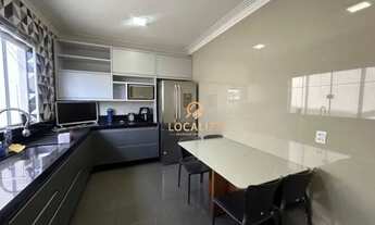 Imagem 3: Casa Comercial à Venda em São José dos Campos-SP: 2 Quartos, 1 Suíte, 2 Salas, 4 Banheiros