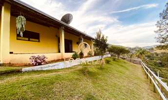 Imagem 4: Sítio à Venda com Casa Reformada e Estrutura Completa em Monteiro Lobato/SP: 3 Quartos, 1