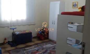 Imagem 5: CASA, 3 dormitórios, 2 banheiro, 3 vagas na garagem, 180M² de Área Construída, 250M² de Ár