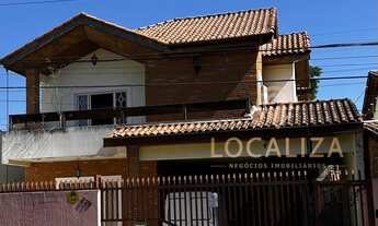 Imagem 2: Luxuosa casa de 5 quartos com 2 suítes e 3 salas na Vila Betânia, São José dos Campos-SP