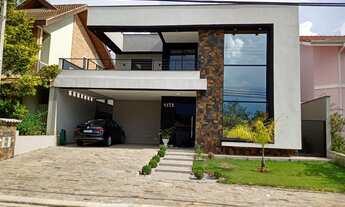 Imagem: Casa térrea de luxo com piscina e energia