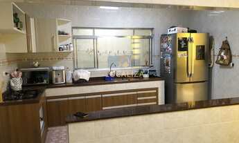 Imagem: Casa Sobrado/04 Dormitórios senso 01 suíte/