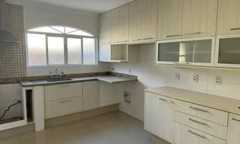 Imagem 7: Casa reformada em Condomínio - Itu - Rua arborizada