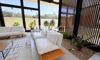 Imagem 7: Casa Térrea de Luxo no Jardim Acapulco ? 6 Suítes, Piscina, Spa e Automação