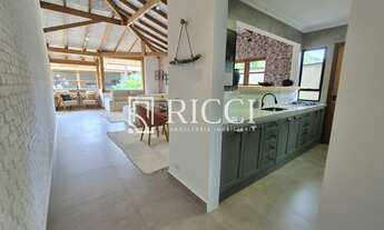 Imagem 5: Casa Retrofitada à Venda em Condomínio de Luxo no Guarujá