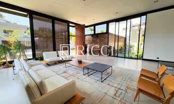 Imagem 4: Casa Térrea de Luxo no Jardim Acapulco ? 6 Suítes, Piscina, Spa e Automação