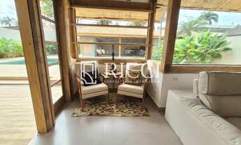 Imagem 3: Casa Retrofitada à Venda em Condomínio de Luxo no Guarujá