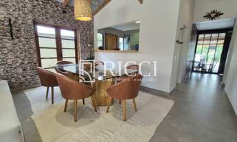 Imagem 2: Casa Retrofitada à Venda em Condomínio de Luxo no Guarujá