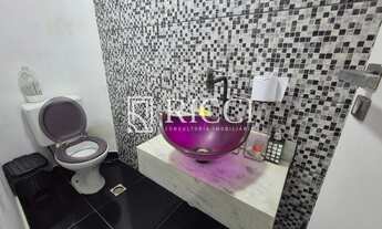 Imagem 7: Casa Triplex com Piscina à Venda no Embaré