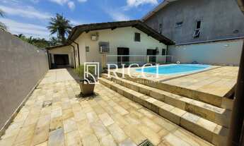 Imagem 2: Casa à venda em Guarujá! Oportunidade pertinho da praia