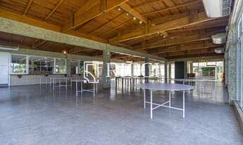 Imagem 2: Casa de Alto Padrão para Eventos à Venda em São Vicente-SP, Bairro Ilha Porchat