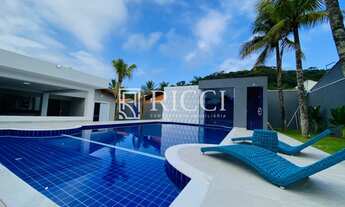 Imagem: Jardim Acapulco, piscina. Churrasqueira