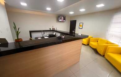 Imagem 2: Sala comecial, centro médico