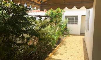 Imagem 2: CASA À VENDA NO CENTRO