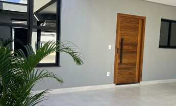 Imagem: Casa com 3 quartos e 2 vagas de garagem