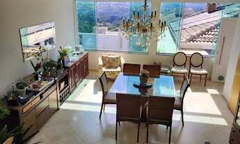 Imagem 6: Residência de Luxo com 5 Suítes e Espaço Gourmet e Piscina