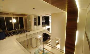 Imagem 7: Residência Luxuosa com 525m² de Terreno e 390m² de Construção