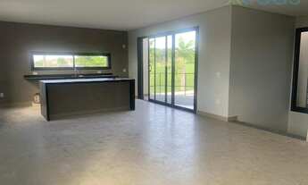 Imagem 2: Residência de Luxo com 3 Suítes e Espaço Gourmet no Condomínio