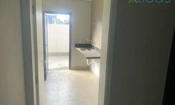 Imagem 7: Residência de Luxo com 3 Suítes e Espaço Gourmet no Condomínio