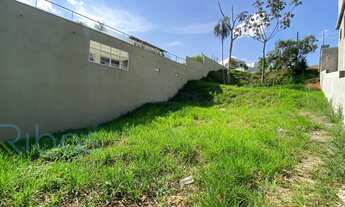 Imagem: Terreno á venda no condomínio Lagos de