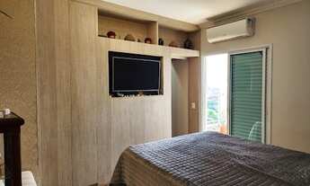 Imagem 3: Residência de Luxo com 5 Suítes e Espaço Gourmet e Piscina