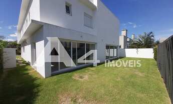 Imagem 3: Linda casa com acabamento fino e em perfeitas condições, nunca habitada em condomínio fech