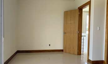 Imagem 2: 4 Suítes com total privacidade em condomínio